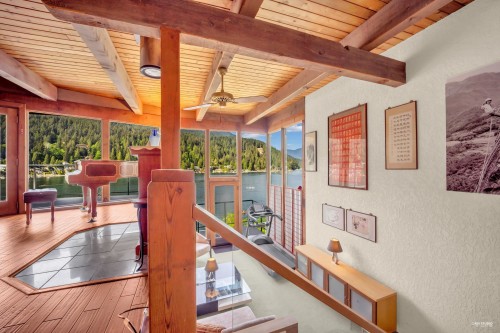 2136 Lockehaven Road, North Vancouver, BC 