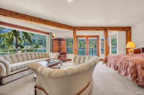 2136 Lockehaven Road, North Vancouver, BC 