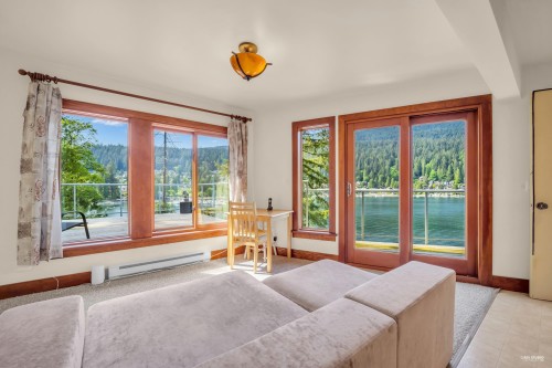2136 Lockehaven Road, North Vancouver, BC 