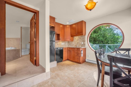 2136 Lockehaven Road, North Vancouver, BC 
