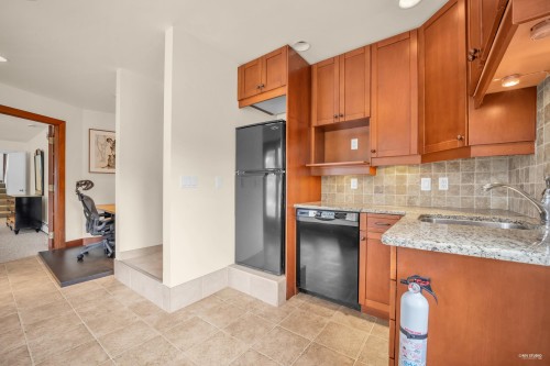 2136 Lockehaven Road, North Vancouver, BC 