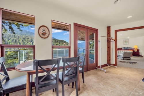 2136 Lockehaven Road, North Vancouver, BC 