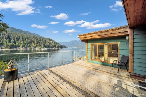 2136 Lockehaven Road, North Vancouver, BC 