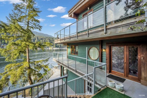 2136 Lockehaven Road, North Vancouver, BC 