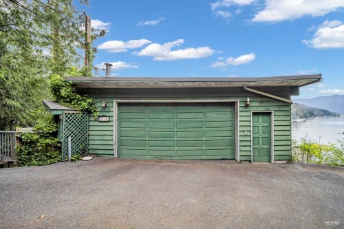 2136 Lockehaven Road, North Vancouver, BC 