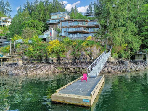 2136 Lockehaven Road, North Vancouver, BC 