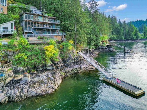 2136 Lockehaven Road, North Vancouver, BC 