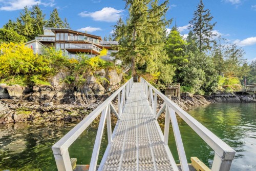 2136 Lockehaven Road, North Vancouver, BC 