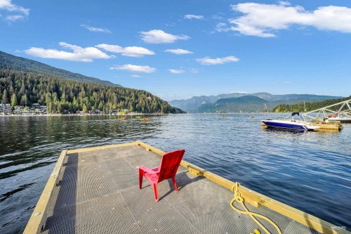 2136 Lockehaven Road, North Vancouver, BC 