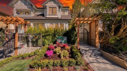 2373 7th Avenue W Vancouver, BC V6K 1Y4