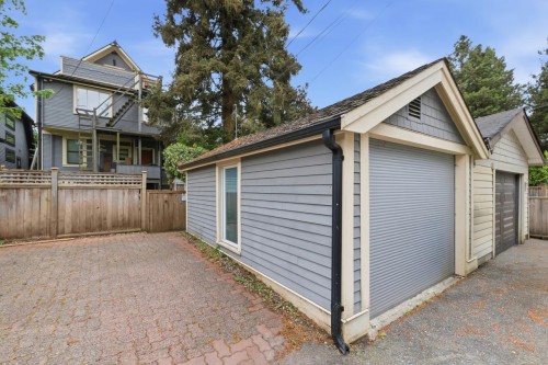 21 22Nd Avenue E, Vancouver, BC 