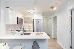 301-1189 Howe Street  Vancouver, BC V6Z 2X4