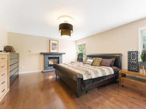 4426 Marine Drive, West Vancouver, BC 