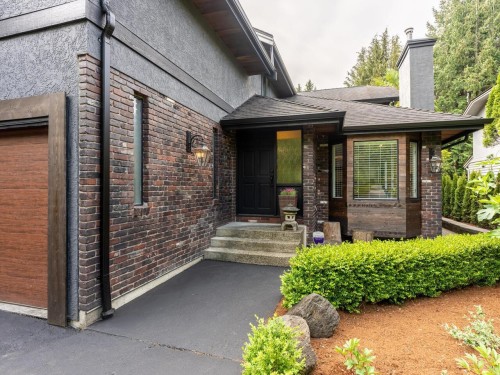4426 Marine Drive, West Vancouver, BC 
