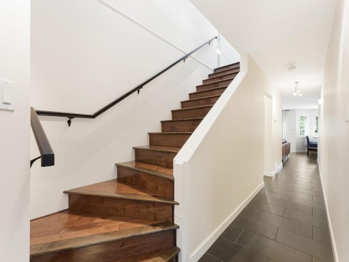 4426 Marine Drive, West Vancouver, BC 