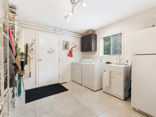 4426 Marine Drive, West Vancouver, BC 