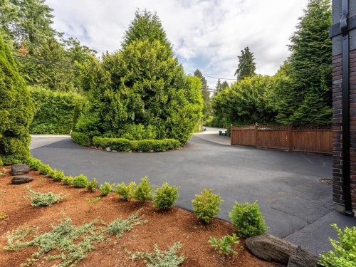 4426 Marine Drive, West Vancouver, BC 