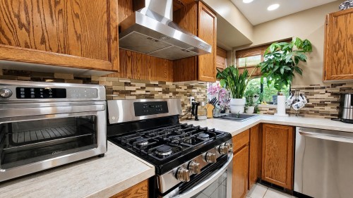 2961 Walton Avenue, Coquitlam, BC 