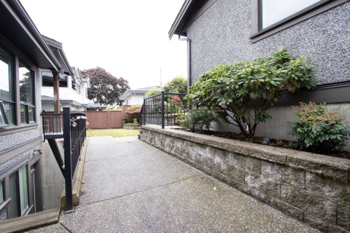 4152 Hazelwood Crescent , Burnaby, BC V5G 2R1 2