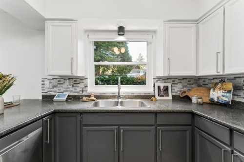 1564 Hope Road, North Vancouver, BC 