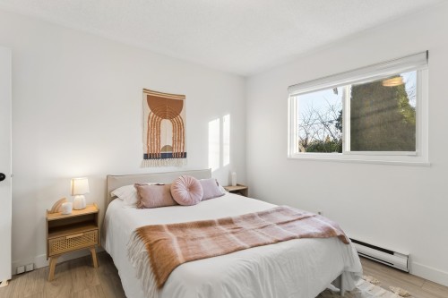 1564 Hope Road, North Vancouver, BC 