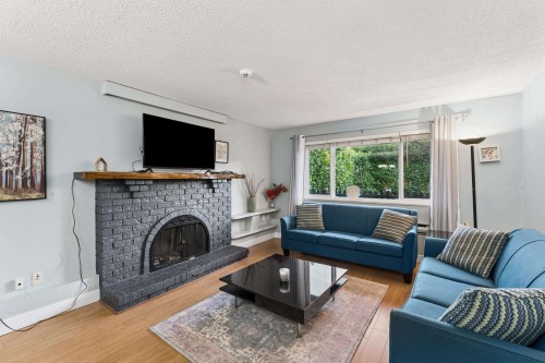 1564 Hope Road, North Vancouver, BC 