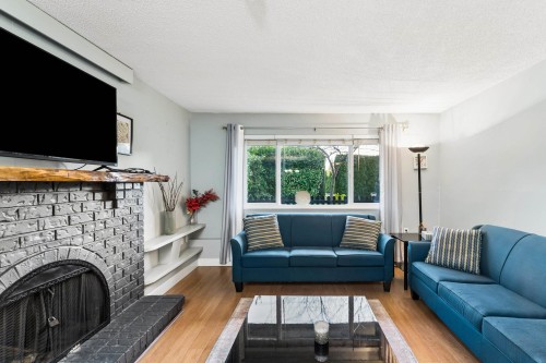 1564 Hope Road, North Vancouver, BC 