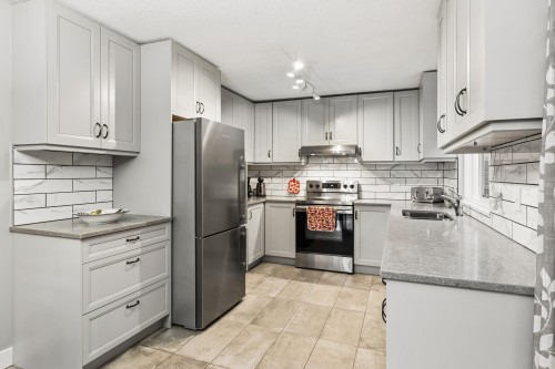 1564 Hope Road, North Vancouver, BC 
