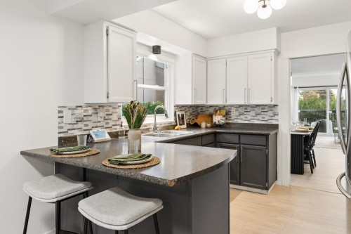 1564 Hope Road, North Vancouver, BC 
