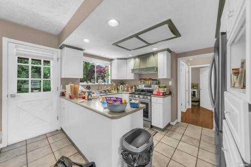 959 Caithness Crescent, Port Moody, BC 
