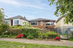 2248 Mannering Avenue  Vancouver, BC V5N 3C4