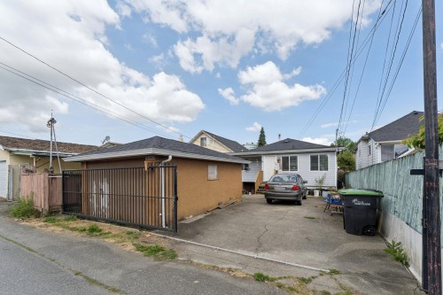 2248 Mannering Avenue, Vancouver, BC 