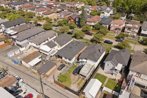 2248 Mannering Avenue, Vancouver, BC 