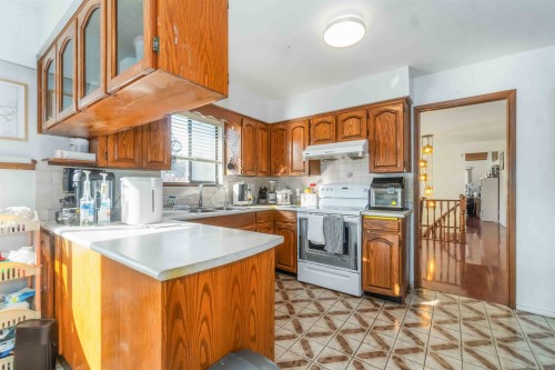 5820 Earles Street, Vancouver, BC 