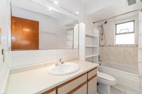 5820 Earles Street, Vancouver, BC 