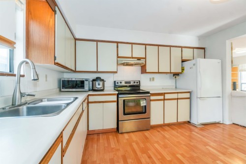 5820 Earles Street, Vancouver, BC 