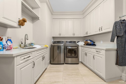 5730 College Highroad, Vancouver, BC 
