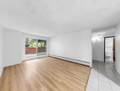 111-588 5 Avenue E, Vancouver, BC - Indoor Photo Showing Other Room