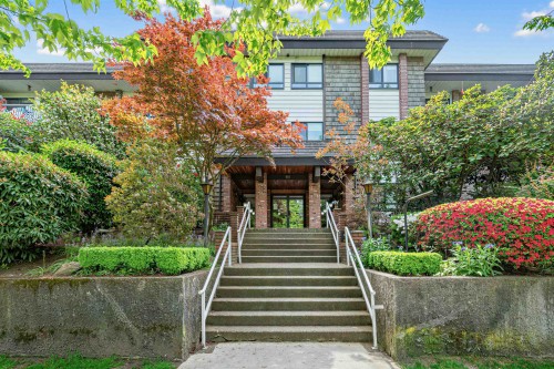 111-588 5 Avenue E, Vancouver, BC - Outdoor
