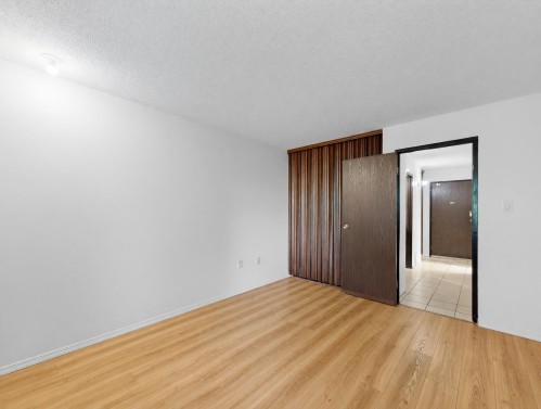 111-588 5 Avenue E, Vancouver, BC - Indoor Photo Showing Other Room