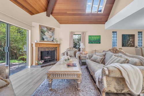 1040 Jefferson Avenue, West Vancouver, BC 