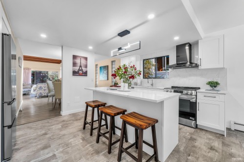 1040 Jefferson Avenue, West Vancouver, BC 
