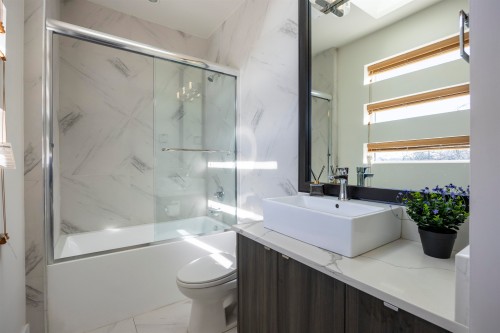 3123 7Th Avenue E, Vancouver, BC 
