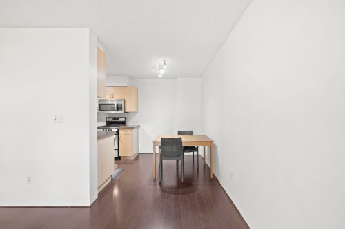 205-1585 4Th Avenue E, Vancouver, BC 