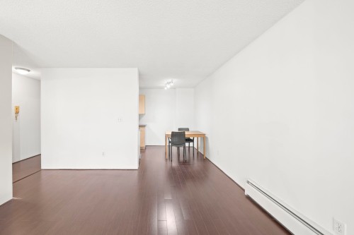 205-1585 4Th Avenue E, Vancouver, BC 
