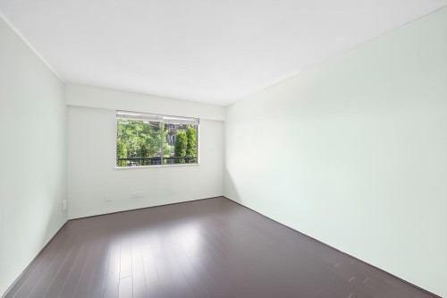 205-1585 4Th Avenue E, Vancouver, BC 