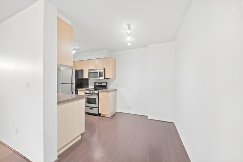 205-1585 4Th Avenue E, Vancouver, BC 