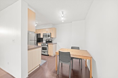 205-1585 4Th Avenue E, Vancouver, BC 