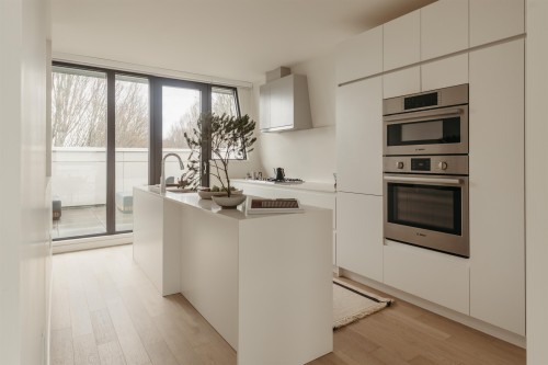 5-6 17Th Avenue W, Vancouver, BC - Indoor Photo Showing Kitchen