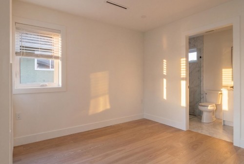 2055 4Th Avenue E, Vancouver, BC 